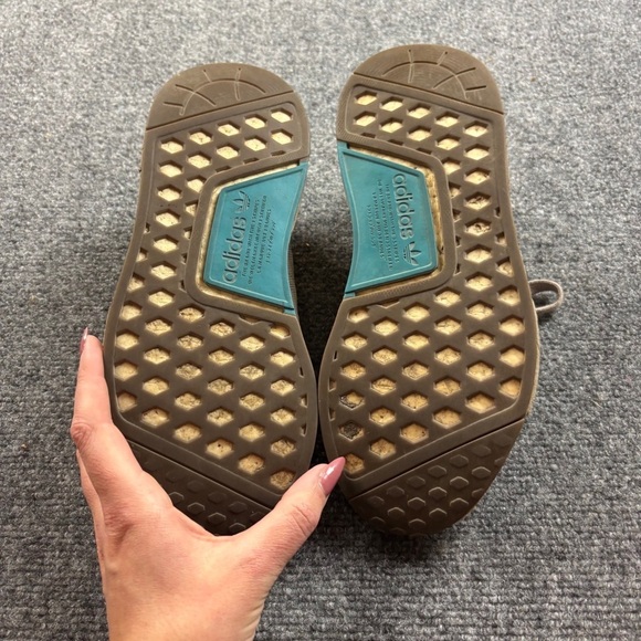 ADIDAS Women’s Originals Nmd R1 Star Wars Rey Runner Sneaker size: 9 - Picture 6 of 16